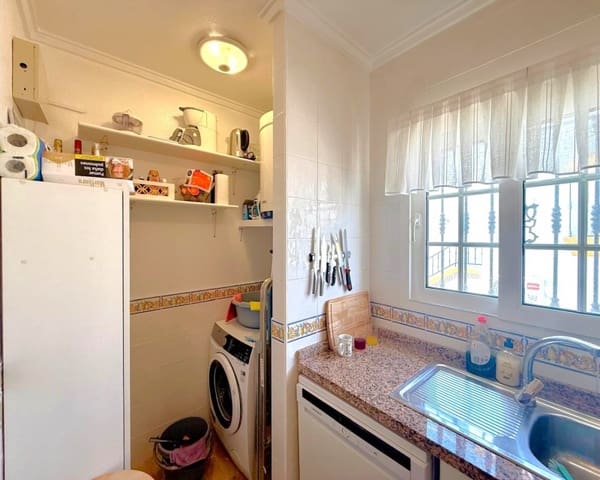 Apartamento de 2 habitaciones en Villamartin, Orihuela en venta con piscina garaje - 225.000 € (Ref: 10101474)