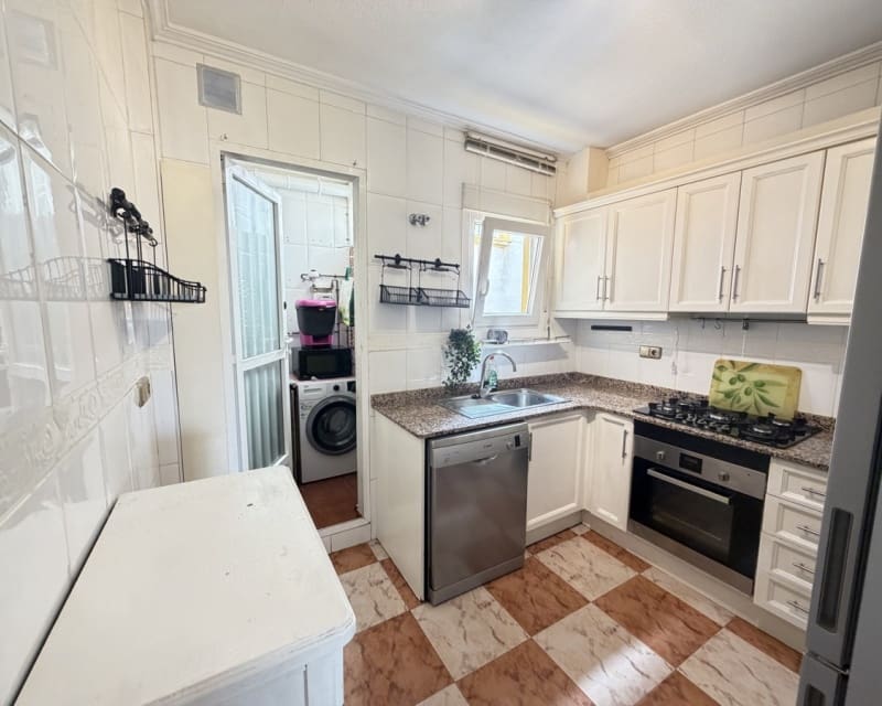 2 makuuhuone Huoneisto myytävänä paikassa Villamartin mukana uima-altaan - 139 995 € (Ref: 10101476)