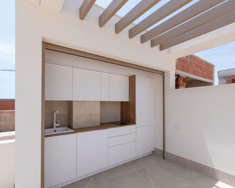 Chalet de 3 habitaciones en Los Alcázares en venta con piscina garaje - 469.000 € (Ref: 10101484)