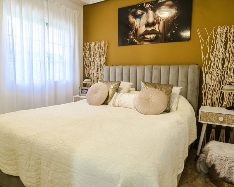 Chalet de 3 habitaciones en El Raso en venta con piscina - 299.500 € (Ref: 10101486)