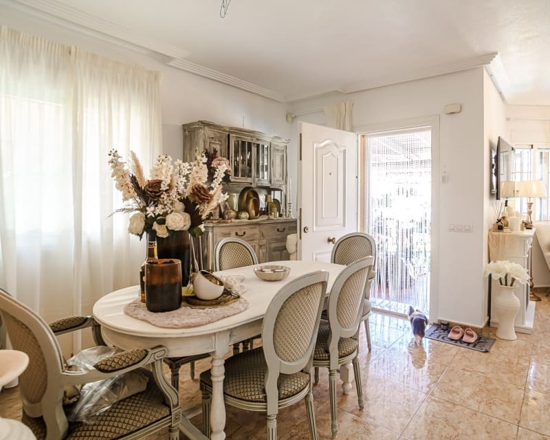 Chalet de 3 habitaciones en El Raso en venta con piscina - 299.500 € (Ref: 10101486)