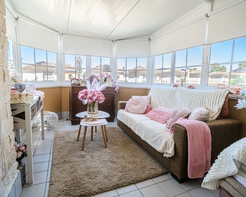 Chalet de 3 habitaciones en El Raso en venta con piscina - 299.500 € (Ref: 10101486)