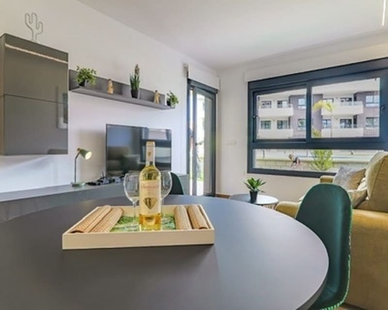 2 soverom Leilighet til salgs i Villamartin med svømmebasseng garasje - € 239 000 (Ref: 10101490)