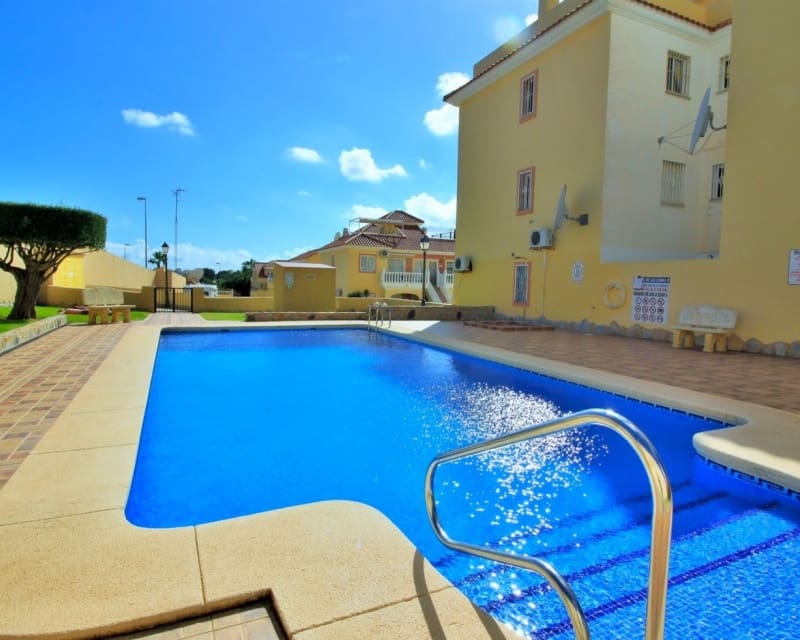 2 chambre Maison de Ville à vendre à Villamartin avec piscine garage - 159 900 € (Ref: 10101491)