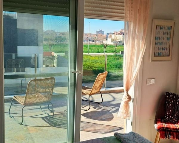3 soveværelse Villa til salg i Pilar de la Horadada ciudad, Pilar de la Horadada med swimmingpool garage - € 450.000 (Ref: 10101494)