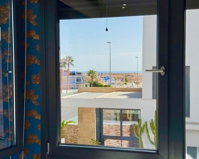 3 Zimmer Villa zu verkaufen in Cabo Roig mit Pool Garage - 570.000 € (Ref: 10101495)