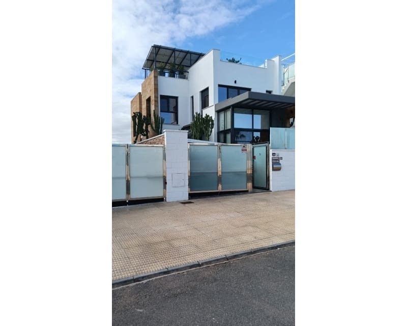 3 Zimmer Villa zu verkaufen in Cabo Roig mit Pool Garage - 570.000 € (Ref: 10101495)