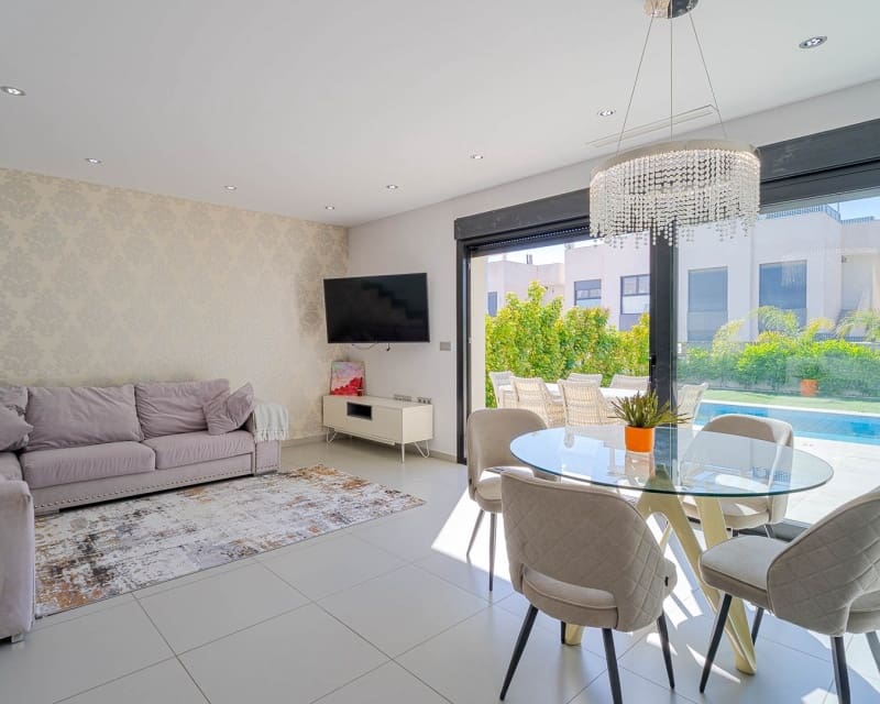 3 camera da letto Villa in vendita in Pueblo Bravo con piscina garage - 458.900 € (Rif: 10101498)