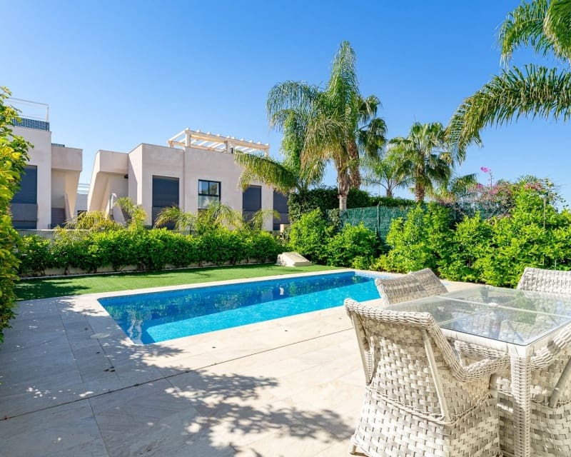 3 camera da letto Villa in vendita in Pueblo Bravo con piscina garage - 458.900 € (Rif: 10101498)