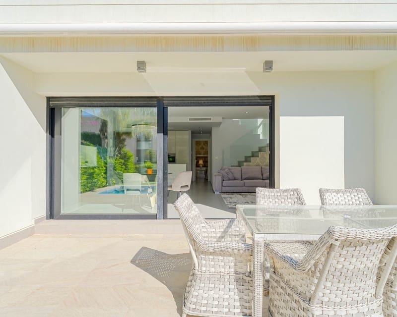 3 camera da letto Villa in vendita in Pueblo Bravo con piscina garage - 458.900 € (Rif: 10101498)