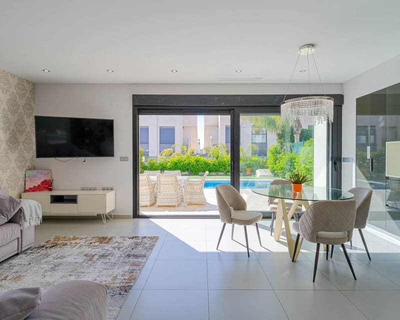 3 camera da letto Villa in vendita in Pueblo Bravo con piscina garage - 458.900 € (Rif: 10101498)
