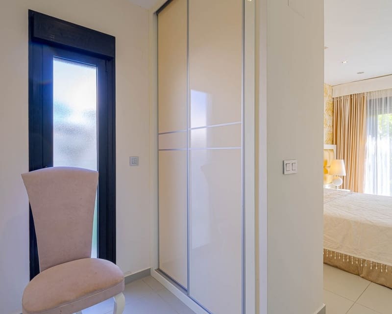 3 camera da letto Villa in vendita in Pueblo Bravo con piscina garage - 458.900 € (Rif: 10101498)