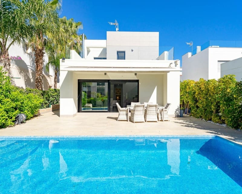 3 camera da letto Villa in vendita in Pueblo Bravo con piscina garage - 458.900 € (Rif: 10101498)