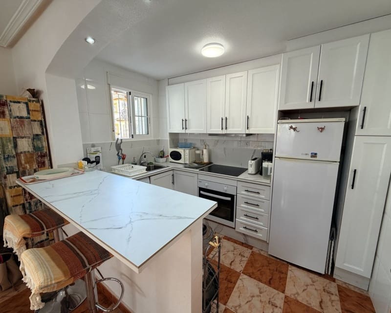 2 bedroom Villa for sale in Cabo Roig with pool - € 220,000 (Ref: 10101500)