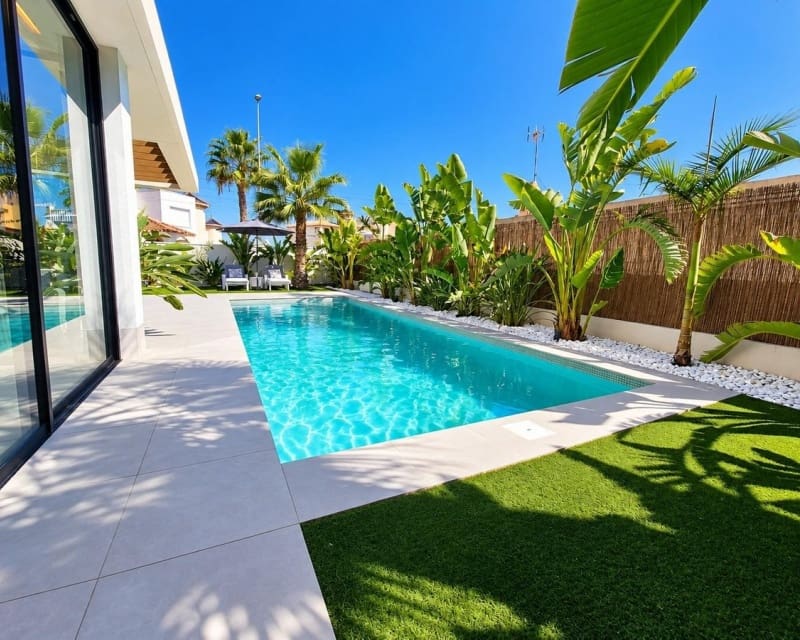 3 Zimmer Villa zu verkaufen in Cabo Roig mit Pool Garage - 749.000 € (Ref: 10101501)