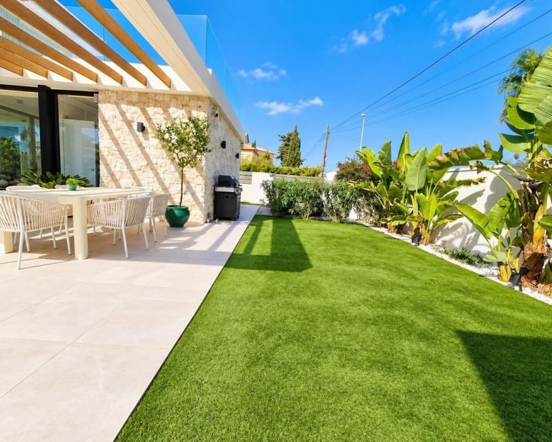3 Zimmer Villa zu verkaufen in Cabo Roig mit Pool Garage - 749.000 € (Ref: 10101501)