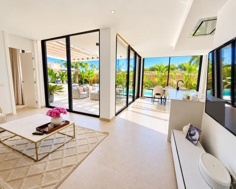 3 Zimmer Villa zu verkaufen in Cabo Roig mit Pool Garage - 749.000 € (Ref: 10101501)