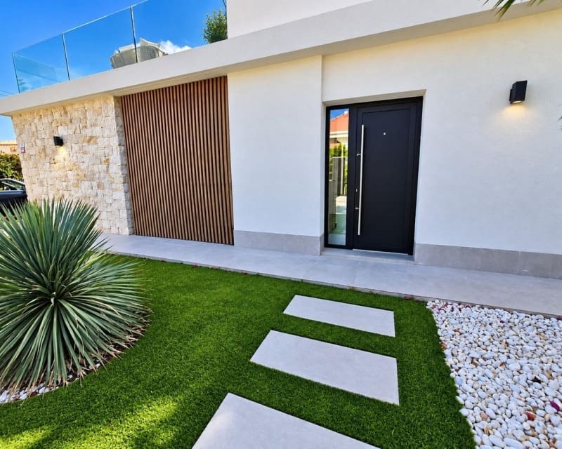 3 Zimmer Villa zu verkaufen in Cabo Roig mit Pool Garage - 749.000 € (Ref: 10101501)