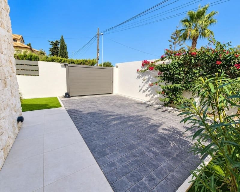 3 Zimmer Villa zu verkaufen in Cabo Roig mit Pool Garage - 749.000 € (Ref: 10101501)