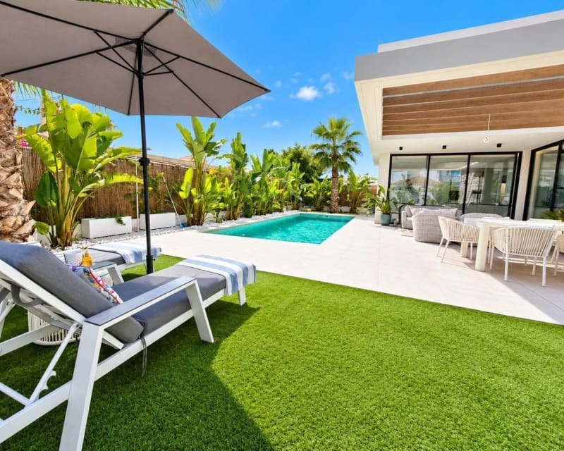 3 Zimmer Villa zu verkaufen in Cabo Roig mit Pool Garage - 749.000 € (Ref: 10101501)