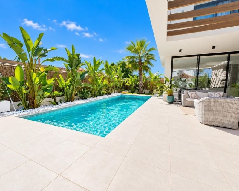 3 Zimmer Villa zu verkaufen in Cabo Roig mit Pool Garage - 749.000 € (Ref: 10101501)