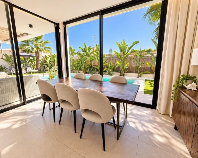 3 Zimmer Villa zu verkaufen in Cabo Roig mit Pool Garage - 749.000 € (Ref: 10101501)