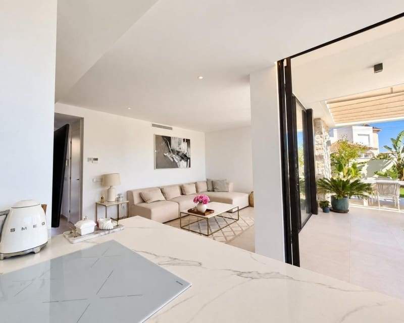 3 Zimmer Villa zu verkaufen in Cabo Roig mit Pool Garage - 749.000 € (Ref: 10101501)