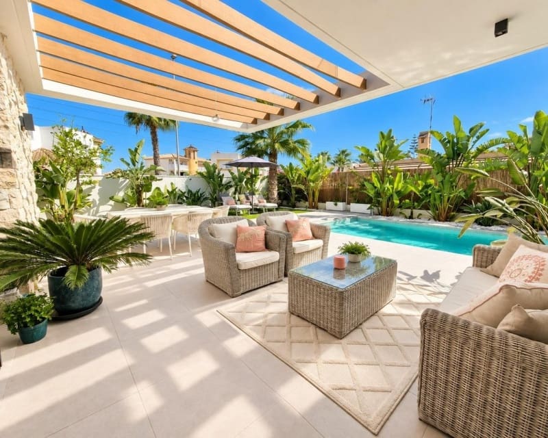 3 Zimmer Villa zu verkaufen in Cabo Roig mit Pool Garage - 749.000 € (Ref: 10101501)