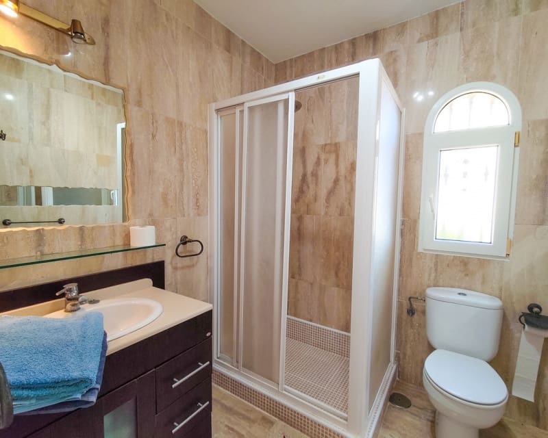 3 quarto Moradia para venda em Villamartin com piscina - 429 995 € (Ref: 10101502)