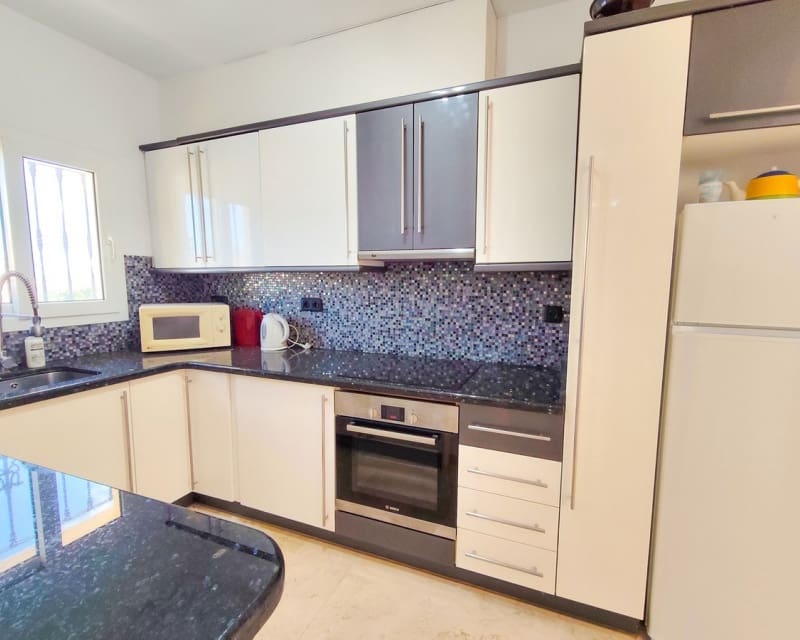3 quarto Moradia para venda em Villamartin com piscina - 429 995 € (Ref: 10101502)