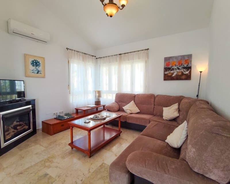 3 quarto Moradia para venda em Villamartin com piscina - 429 995 € (Ref: 10101502)