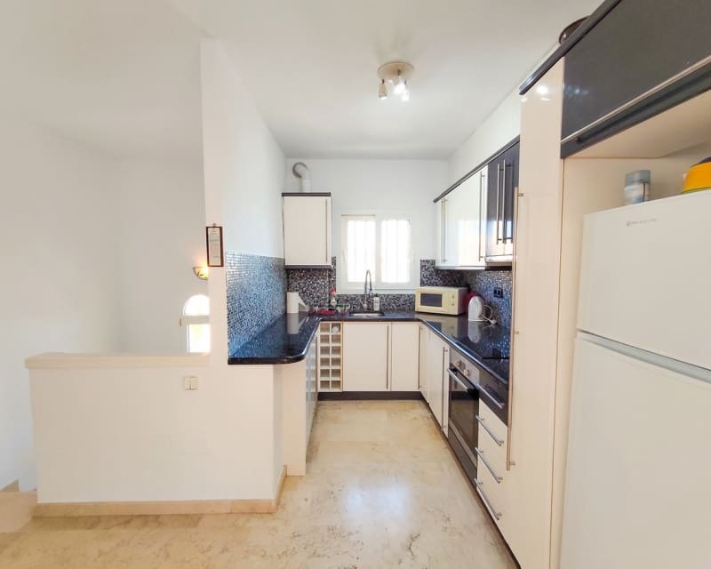 3 quarto Moradia para venda em Villamartin com piscina - 429 995 € (Ref: 10101502)