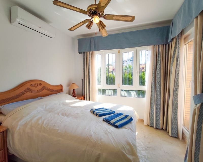 3 quarto Moradia para venda em Villamartin com piscina - 429 995 € (Ref: 10101502)
