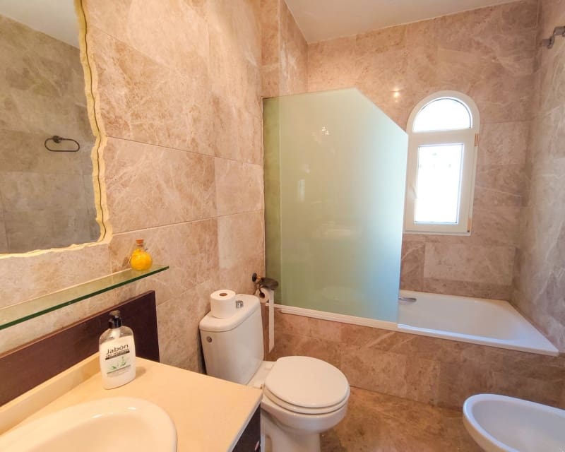 3 quarto Moradia para venda em Villamartin com piscina - 429 995 € (Ref: 10101502)