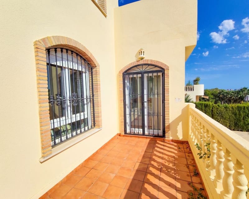 3 quarto Moradia para venda em Villamartin com piscina - 429 995 € (Ref: 10101502)