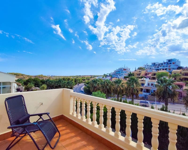 3 quarto Moradia para venda em Villamartin com piscina - 429 995 € (Ref: 10101502)