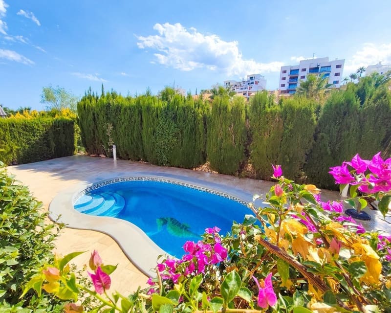 3 quarto Moradia para venda em Villamartin com piscina - 429 995 € (Ref: 10101502)