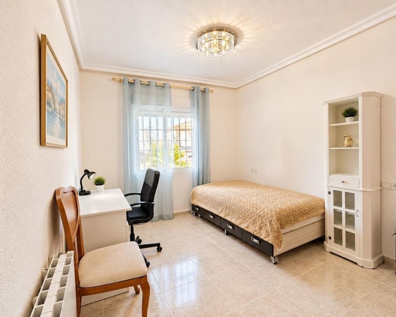 3 soveværelse Villa til salg i Villamartin med swimmingpool - € 369.000 (Ref: 10101504)