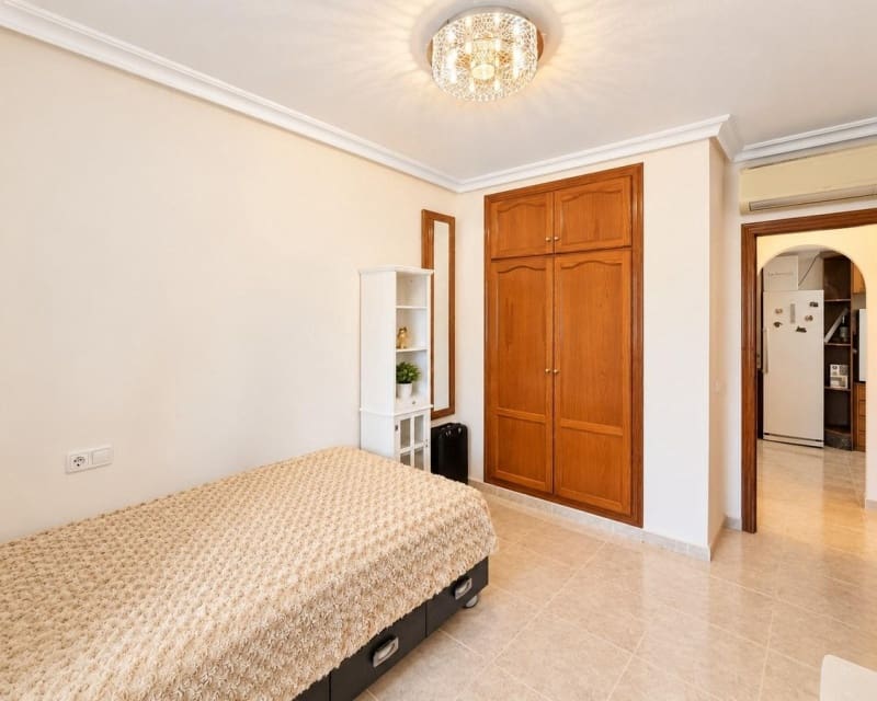 3 soveværelse Villa til salg i Villamartin med swimmingpool - € 369.000 (Ref: 10101504)