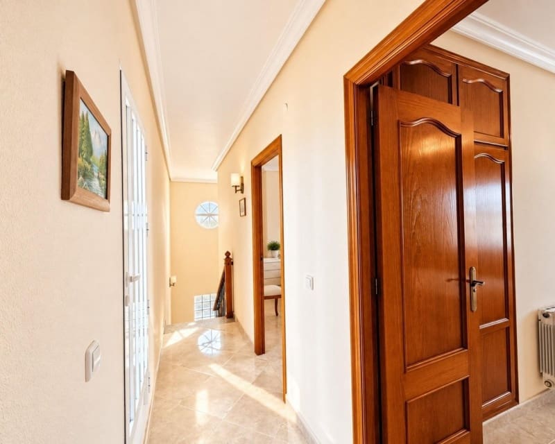 3 soveværelse Villa til salg i Villamartin med swimmingpool - € 369.000 (Ref: 10101504)