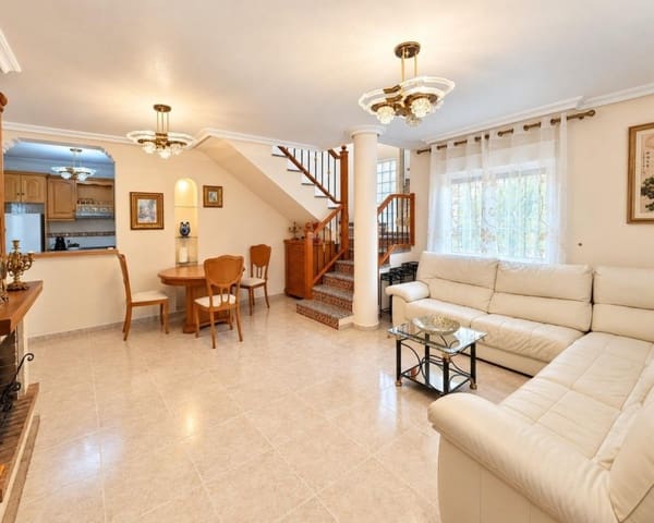 3 soveværelse Villa til salg i Villamartin, Orihuela med swimmingpool - € 369.000 (Ref: 10101504)