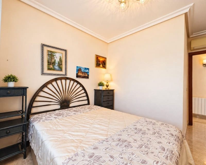 3 soveværelse Villa til salg i Villamartin med swimmingpool - € 369.000 (Ref: 10101504)