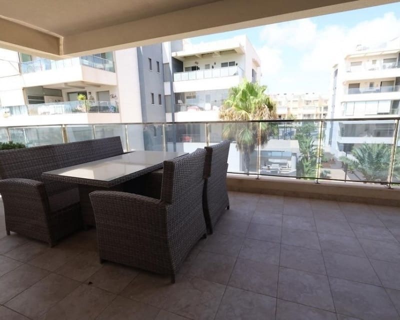 2 soveværelse Lejlighed til salg i Villamartin med swimmingpool garage - € 289.000 (Ref: 10101505)