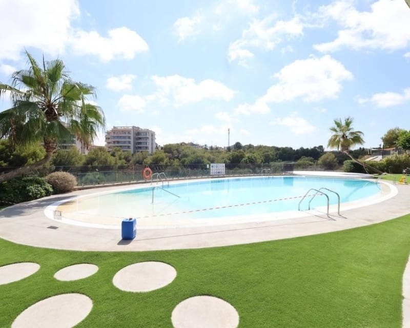 2 soveværelse Lejlighed til salg i Villamartin med swimmingpool garage - € 289.000 (Ref: 10101505)