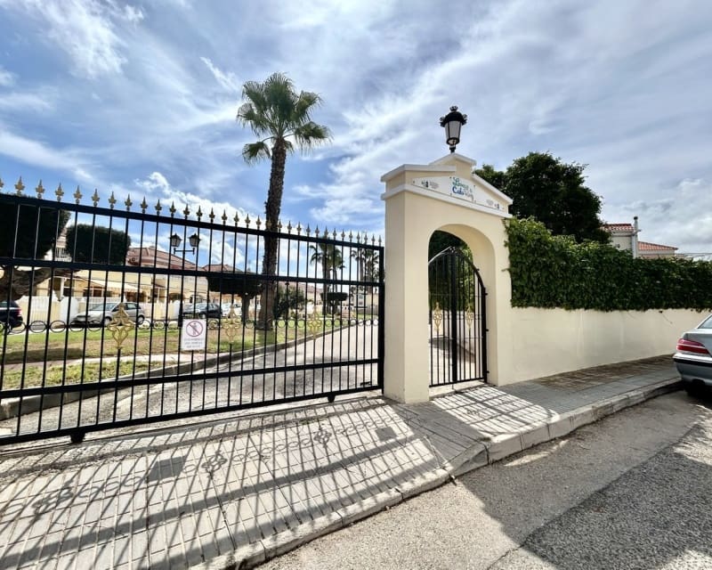 3 sovrum Hus till salu i Cabo Roig med pool garage - 219 995 € (Ref: 10101506)