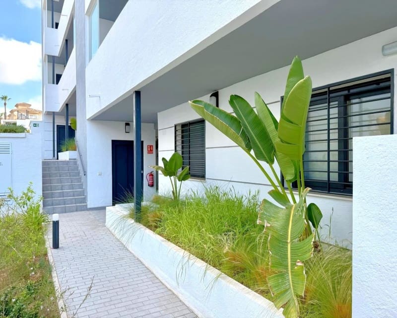 2 soverom Leilighet til salgs i Villamartin med svømmebasseng garasje - € 249 000 (Ref: 10101516)