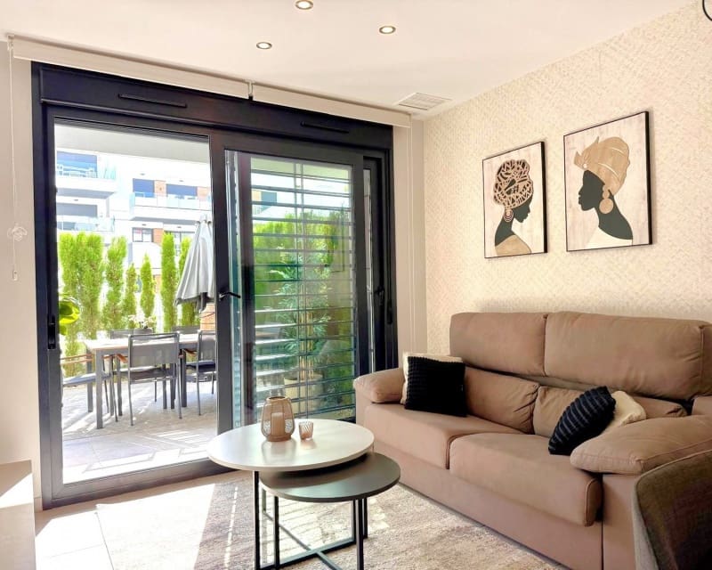 2 soverom Leilighet til salgs i Villamartin med svømmebasseng garasje - € 249 000 (Ref: 10101516)