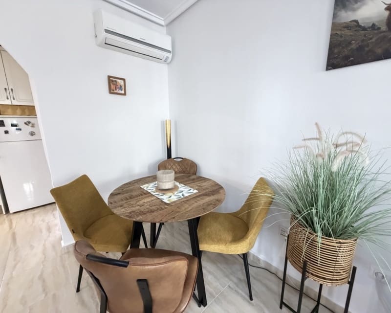 2 soveværelse Lejlighed til salg i Villamartin med swimmingpool - € 219.000 (Ref: 10101518)