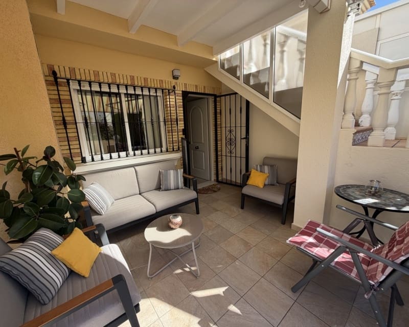 2 soveværelse Lejlighed til salg i Villamartin med swimmingpool - € 219.000 (Ref: 10101518)