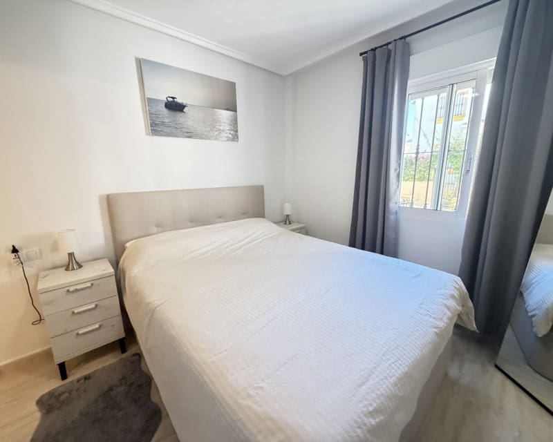 2 soveværelse Lejlighed til salg i Villamartin med swimmingpool - € 219.000 (Ref: 10101518)